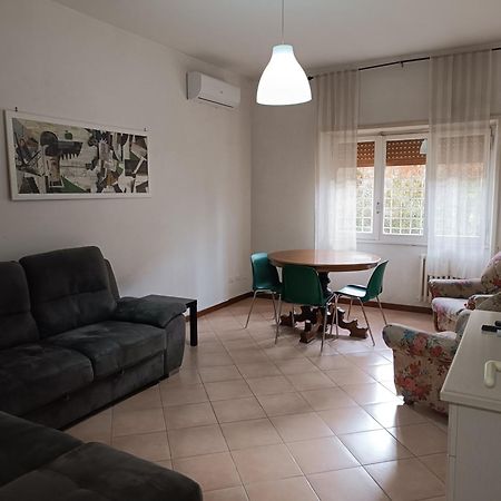 Appartamento Per 4 In Via Tiburtina, Wi-Fi, Metro B E Bus Per Il Centro E La Sapienza Roma Exterior foto